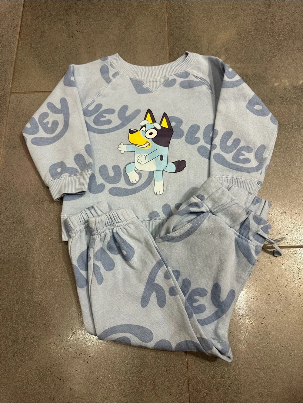Bluey 2t Old Navy Unisex Graphic Sweatshirt & Sweatpant Set Blue